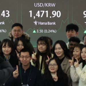 코스피, ‘반도체 숨 고르기’에도 8거래일 연속 상승…4650선 공방