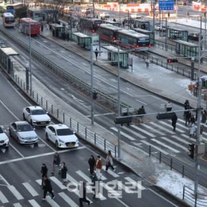 서울 시내버스 파업 끝날까…노사, 내일 교섭 재개