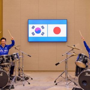 李대통령·다카이치 드럼 합주에…日누리꾼 “저렇게 즐겁게 치다니?”