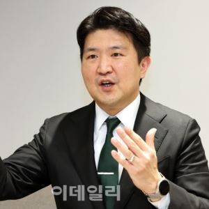 "노력의 가치 비웃는 '부동산 신화'…서울 집값이 상속계급사회 굳혔다"
