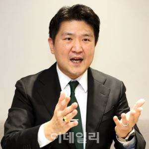 "서울에 버금가는 메가시티 만들어야"