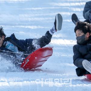 비교적 포근한 날씨, 전국 곳곳 오전까지 눈·비…"우산 챙기세요" [오늘날씨]