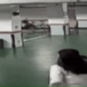 "갑자기 뛰어들어"…'동료 뺑소니' 의혹 구의회 부의장, CCTV 공개