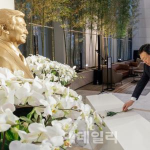 인적쇄신 후 첫 VCM…신동빈 “작은 혁신부터 시작”(종합)