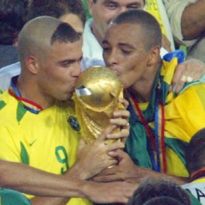 '2002 월드컵 우승' 시우바 "한국-브라질 결승전 기대"