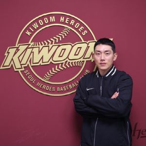 '최초 한 시즌 200안타' 서건창, 5년 만에 친정팀 키움 복귀