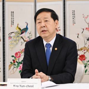 구윤철 "원화 절하 초래하는 쏠림현상 용인 않겠다"