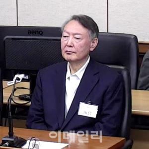 "내란 2번 저질러야 엄벌?"...윤석열 '초범' 감경에 부글부글