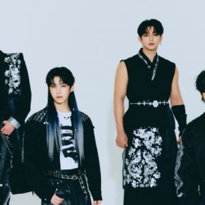 퓨전 한복 입은 원어스…컴백 싱글 '원' 단체 포토 추가 공개