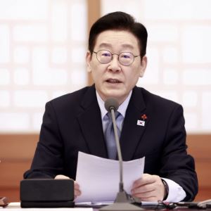 李 "찾아서 피자라도 보내라"…특별포상 1호 누구?
