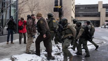 미네소타 反이민단속 시위 확산에 FBI까지 나섰다…긴장↑