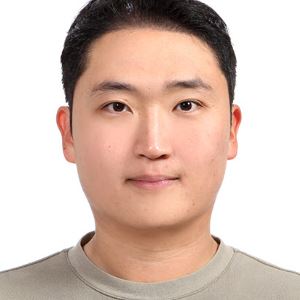 李 특별포상 주인공 “하나라도 더 찾자”…1626곳 ‘동해·독도’ 오기 고쳤다