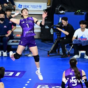 '김다은, 시즌 최다 18점' 흥국생명, IBK기업은행 꺾고 4연승