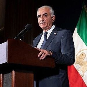 이란 마지막 왕세자 "중동의 한국 됐어야 했는데 북한꼴"