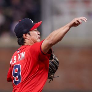 빙판길서 미끄러진 김하성, 손가락 수술…'4~5개월 결장 전망'