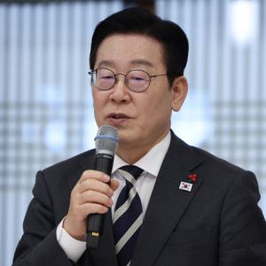 李대통령 "반명인가" 농담에, 정청래 "친명이자 친청와대"