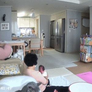 "경상도라 거칠어" 신생아 폭행한 산후도우미 [영상]