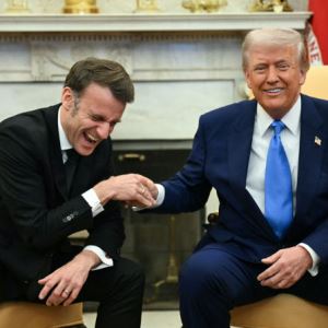 트럼프, 마크롱 문자 통째로 공개…망신주기? 과시하기?