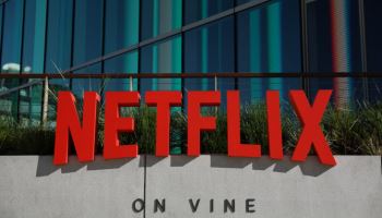 넷플릭스 4Q 매출 18%↑…워너 전액 현금 인수키로