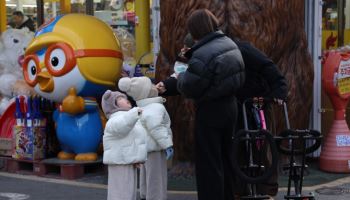 “육아휴직수당 증가에 재원 고갈”…고용보험서 ‘모성보호’ 분리한다[only 이데일리]