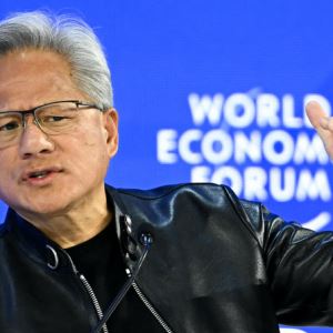 젠슨 황 "AI 시대, 배관공·건설 노동자가 억대 연봉"