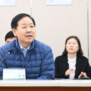 DB하이텍 방문한 구윤철 "차세대 전력반도체 경쟁력 확보할 골든타임"