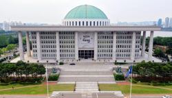 ‘한동훈 제명' 두고 여의도서 찬반 집회…사랑제일교회는 ‘실내 예배'로[사회in]