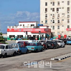 멕시코, 쿠바 석유 공급 제한 검토…트럼프 ‘압박’ 통했나