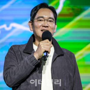 이재용 "숫자에 자만할 때 아냐"…임원들에 마지막 기회 강조