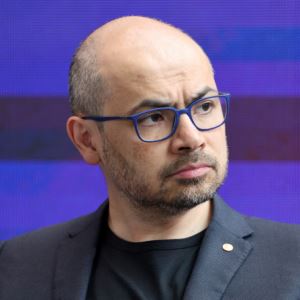 구글 딥마인드 CEO “AI 투자 일부 거품…조정 가능성" 경고