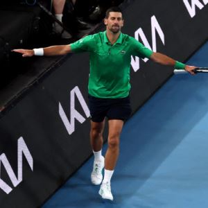 조코비치, 메이저 대회 단식 첫 400승 달성…호주오픈 16강행