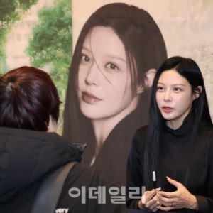 [포토]독자와 대화 나누는 조민 작가                                                                                                                                                                      