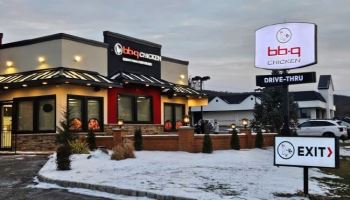 BBQ, 美 외식의 기본 문법을 건드리다…드라이브스루 올라탄 K-치킨[르포]