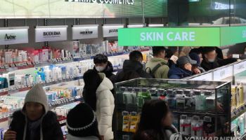 [마켓인] “이 가격은 부담”...K-뷰티, 밸류 고점대 진입