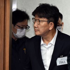 '통일교 1억 수수' 권성동, 1심서 징역 2년…法 "반성 기미 없어"