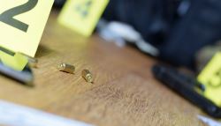 비극적인 생일파티…괴한 총기난사에 8명이 숨졌다 [그해 오늘]