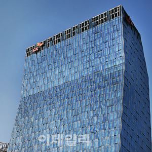 SKT "해킹 피해자에 10만원씩 보상" 조정안 최종 거부