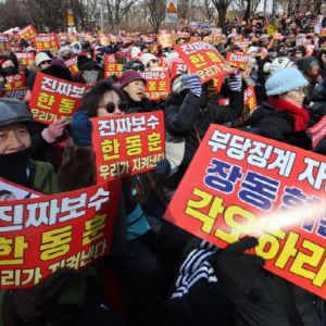 “윤 어게인 꺼져라”…한동훈 지지자들 대규모 집회