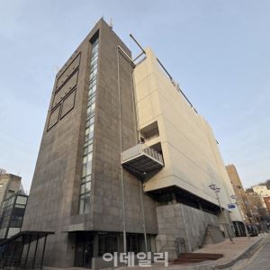 티켓 예매 플랫폼 3사, 대학로서 '공연장 삼국지'
