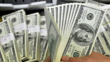 트럼프 변덕이 부른 약달러…韓 경제까지 흔든다