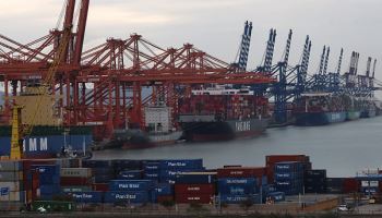 올해 성장률 전망치 또 올랐다…반도체 슈퍼 사이클 언제까지