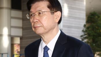 "尹 비화폰 노출돼 삭제"…박종준, 첫 공판서 증거인멸 혐의 부인