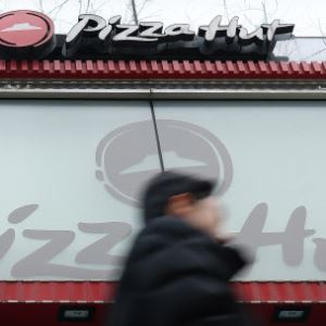 피자헛 지고, 맘스터치 이겼다…프랜차이즈업계 `예의주시`