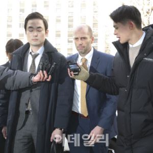 “자체 조사, 국정원 지시”…‘위증 혐의’ 로저스, 4시간째 조사