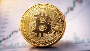 비트코인, 빅테크주 따라 하루새 6만->7만달러…“한번 더 저점 나올 것“