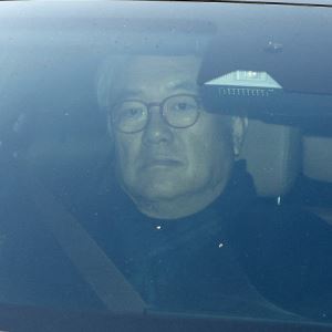 경찰, '尹대통령실 PC 초기화' 정진석 첫 소환조사