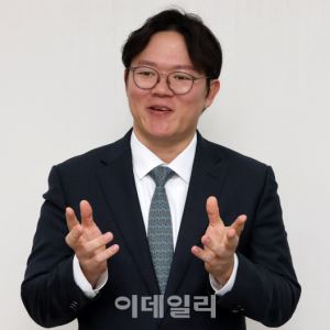 "올 하반기 베일 벗는 스페이스X…우주항공 ‘몸값' 재평가"