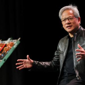 "AI투자 7~8년 더 간다"…젠슨 황·골드만삭스, 거품론에 일침