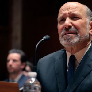 러트닉 상무장관, 청문회서 엡스타인 섬 방문 인정…“2012년 가족 동반”(종합)