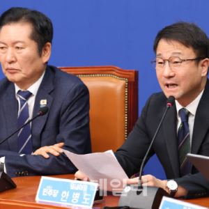 [포토]한병도, '압도적인 입법 속도전으로 李 정부 확실히 뒷받침'                                                                                                                                